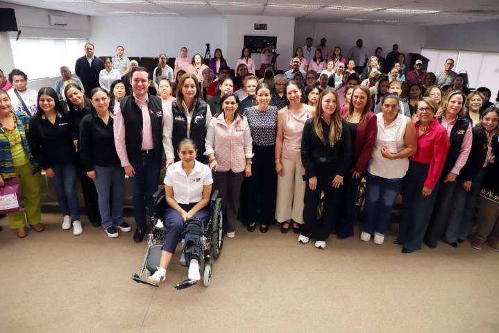 DIF Coahuila entrega prótesis externas de mama a mujeres sobrevivientes de cáncer