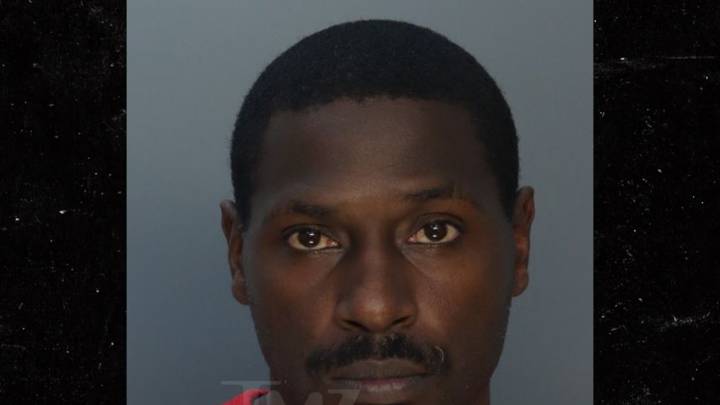 Antonio Brown Arrives Back In Miami To Face Attempted Murder Charge, Takes New Mug Shot