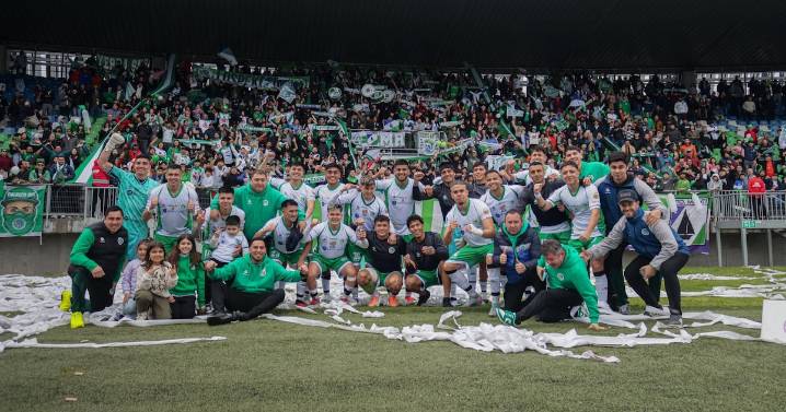 Fiesta en Chinquihue: Deportes Puerto Montt es el campeón de Segunda División y sella su retorno a la Primera B