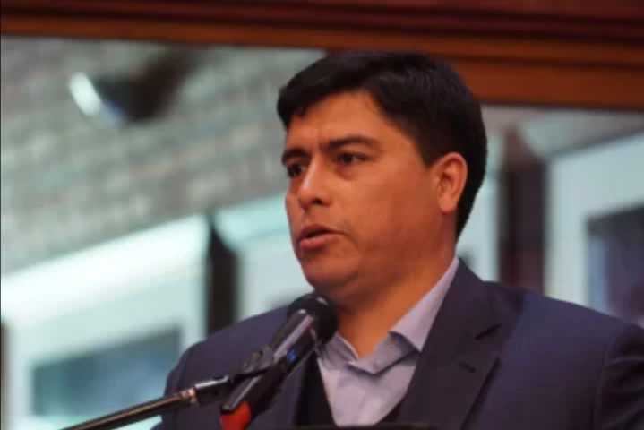 Claudio Vidal firmó el decreto que habilita la entrega de las ex áreas de YPF a las nuevas operadoras