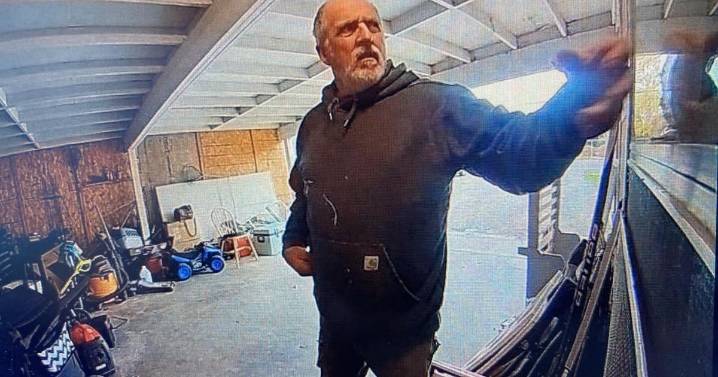 Franklin County Sheriff's Office seeks tips on porch pirate in West Pasco