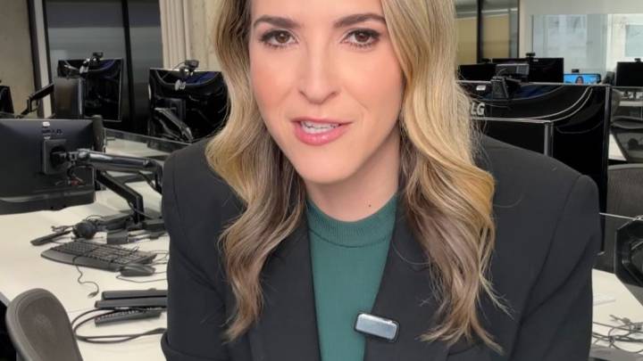 ICE detains woman with ties to Karoline Leavitt