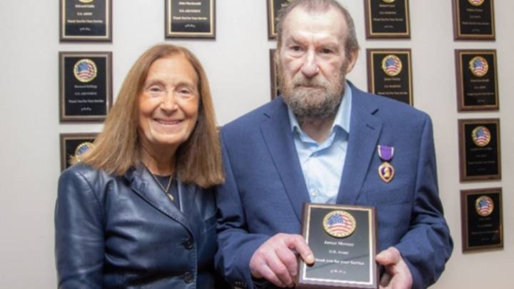 Mass. veteran gets back Purple Heart lost in safety deposit box