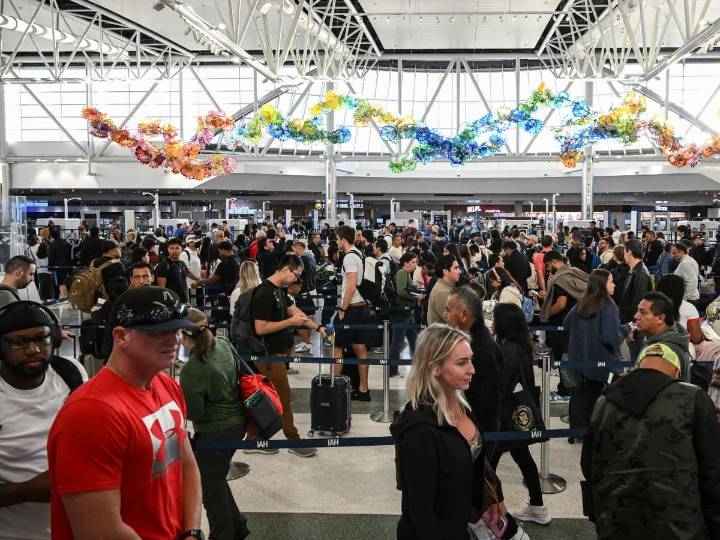 Caos aéreo en EE.UU.: cancelan más de mil vuelos por falta de personal