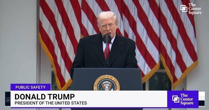 WATCH: Trump calls Pritzker a 'fat slob,' Illinois governor blasts president