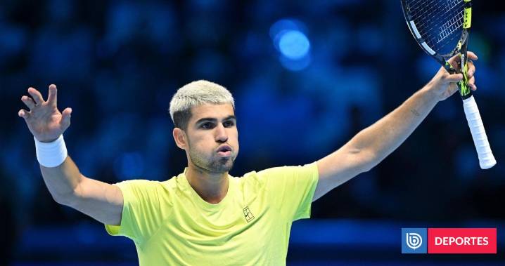 ATP Finals: Alcarez remonta ante un gran Fritz y se acerca a terminar el año en la cima del ranking
