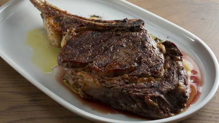 Can You Order A Tomahawk Steak At Texas Roadhouse?