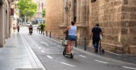 Seguro, matrícula y patinetes homologados en Almería: multas, normas y qué municipios ya están preparados