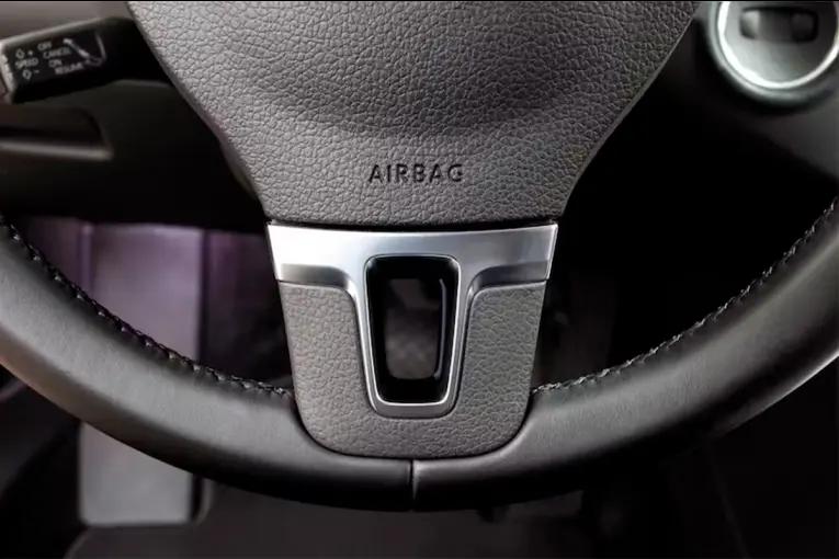 Llaman a revisión a más de 55.000 autos en Argentina por fallas en airbags: la marca y modelos