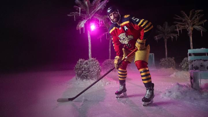 We’ve seen Panthers’ outdoor game uniforms. What will Lightning wear?