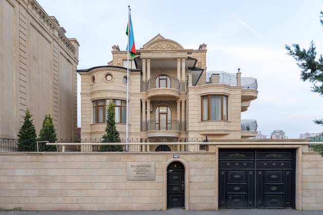 Elder Bednar dedicates the first Latter-day Saint meetinghouse in Azerbaijan