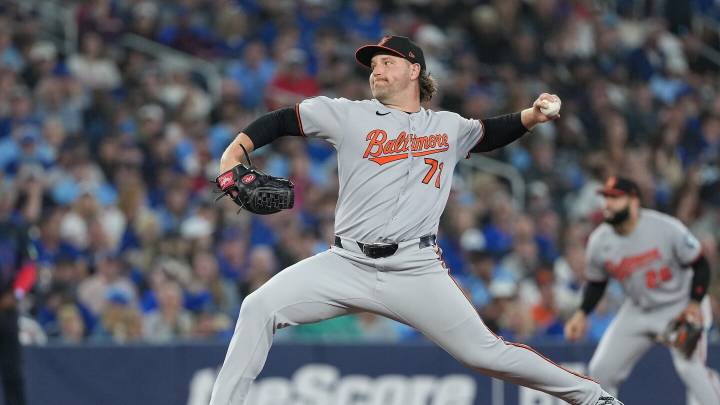 Left-hander Dietrich Enns stays with Orioles for one