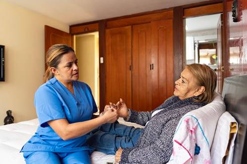 Foco Legal: informe profundiza en las brechas de cuidado y destaca avances del Seguro SANNA como derecho laboral