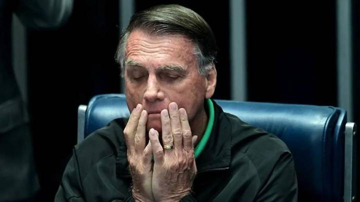 Riesgo de fuga y violación de la tobillera: los motivos tras la detención de Bolsonaro