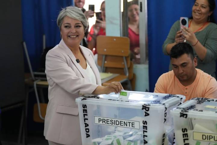 “Ni cercanos, ni amigos, ni nada”. Elecciones en Chile: los mensajes a Milei desde dos candidatos de veredas opuestas