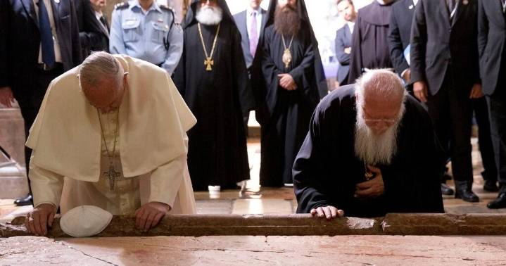 Under glare of world's media, Pope Leo XIV to visit Turkey and Lebanon on first foreign trip