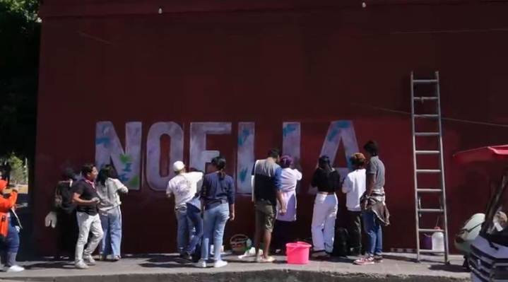 Alumnos de Oaxaca rinden homenaje a niña asesinada