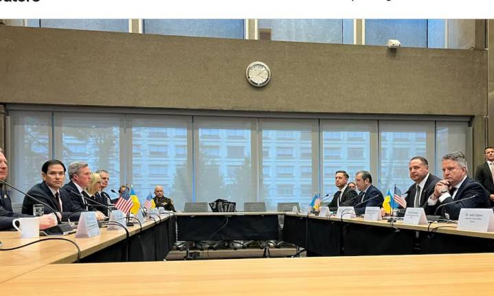 Trump Accuses Ukraine of Ingratitude As Officials Meet in Geneva on US Peace Plan