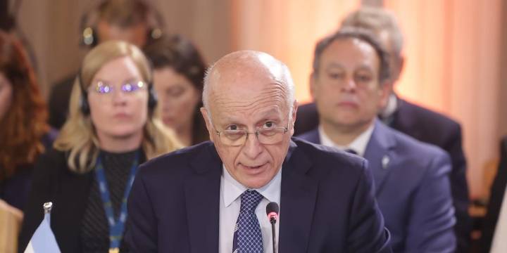 El Procurador general pidió postergar el inicio del sistema acusatorio en los juzgados de Comodoro Py previsto para el lunes