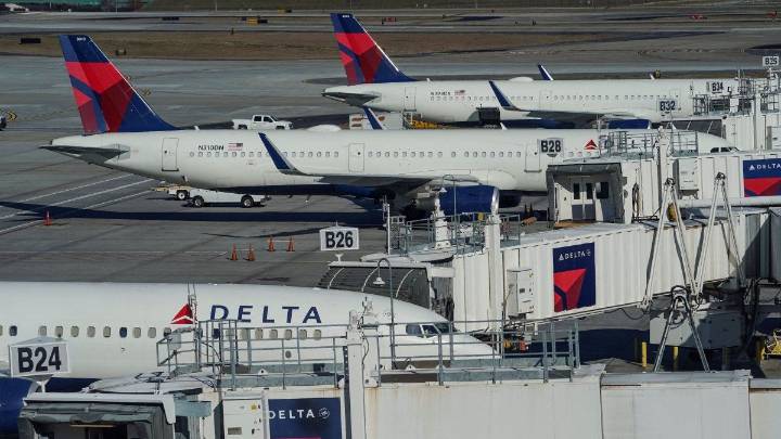 Cientos de vuelos cancelados en Estados Unidos por el cierre del gobierno