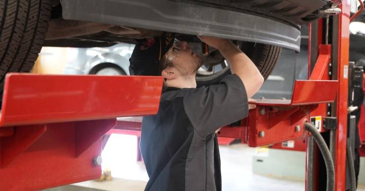 Helena College students give free inspections for hands