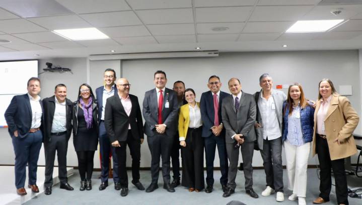 Comisión integrada por Hugo Archila, discute nueva Reforma de MinSalud