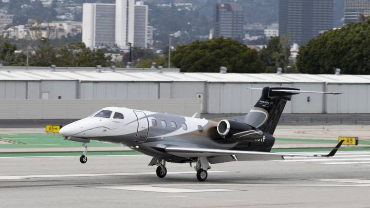 España y Francia lideran una propuesta para imponer una tasa a los vuelos de lujo