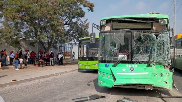 Choque en carretera de Nuevo León deja al menos 29 lesionados