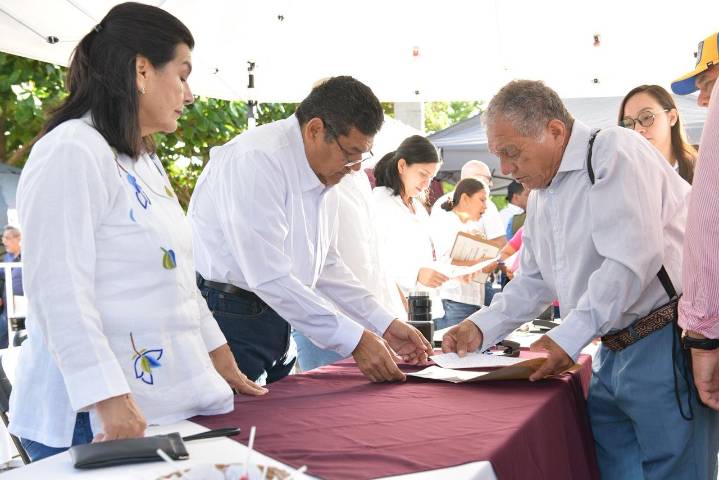 May anuncia 300 mdp para Centro, más becas y operativo navideño