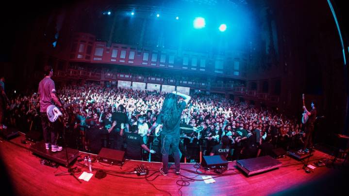 Hot Mulligan Live Review: Modern Emo Band Brings Big Energy to Philly