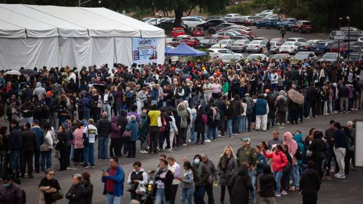 Cierre de Operaciones de Mega Centro de Vacunación UNAM Desata Trifulca; ¿Habrá Más Fechas?