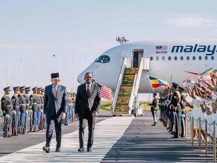 Primer ministro de Malasia llegó a Etiopía en visita oficial (+Foto)