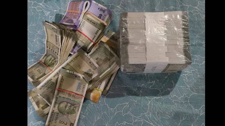 ED raids 18 locations in Dhanbad in Coal trade money laundering probe