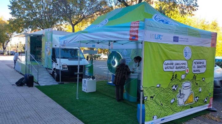 El roadshow de los lácteos llega a Cáceres para promover el consumo de productos europeos