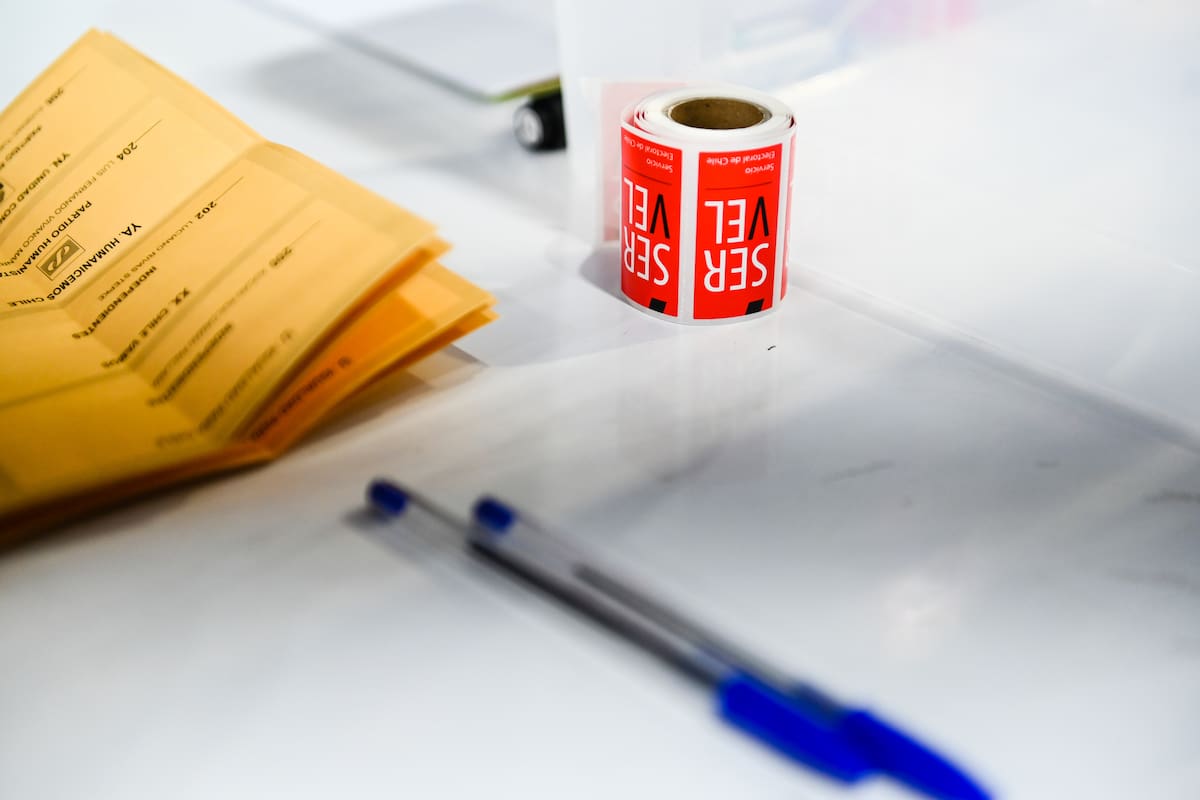 Antes fue multada: joven con parálisis cerebral es designada nuevamente como vocal de mesa pese a su dependencia severa