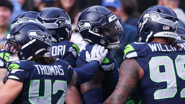 Seahawks' DeMarcus Lawrence has historic day in win over Cardinals