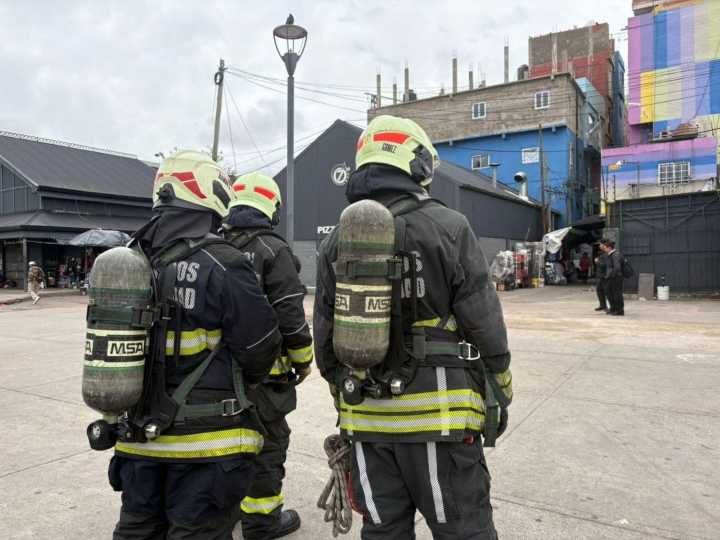Trágico incendio: murió un hombre al prenderse fuego su casa en el Barrio Mugica