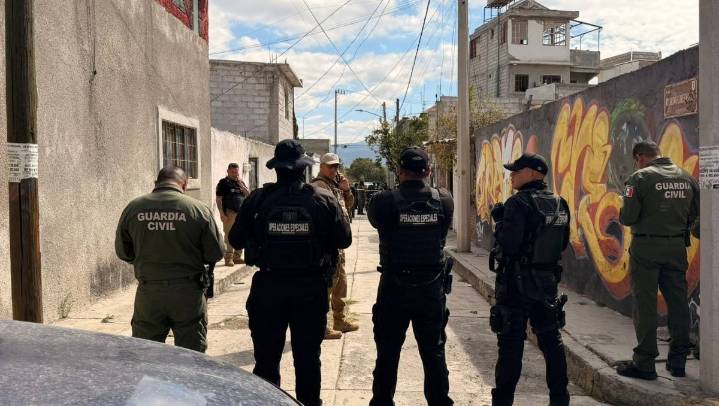 Policía ataca a su esposa y luego se suicida