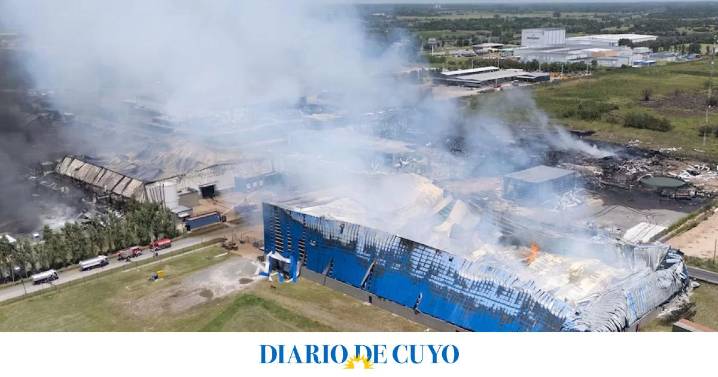 Pérdidas millonarias y algunos focos de incendio activos, el balance tras la explosión en Ezeiza