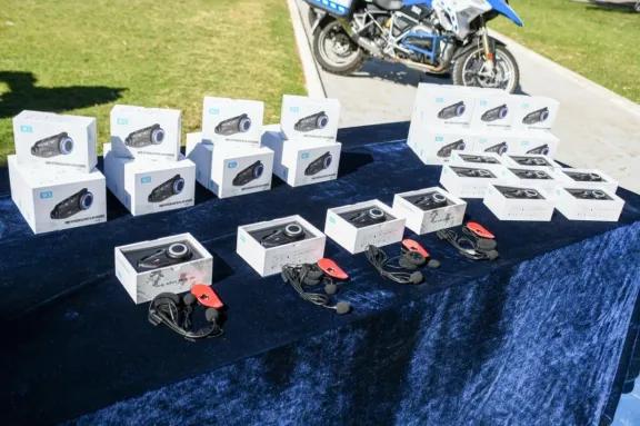 La Policía de Neuquén incorporó 300 intercomunicadores de última generación para el personal motorizado