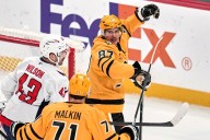 NHL roundup: Crosby, Rust lead surprising Penguins past Capitals 5