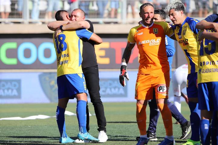 “Quiero jugar hasta los 48 años, ojalá en Universidad de Concepción, y cumplir mi sueño de volver a atajar en Primera”