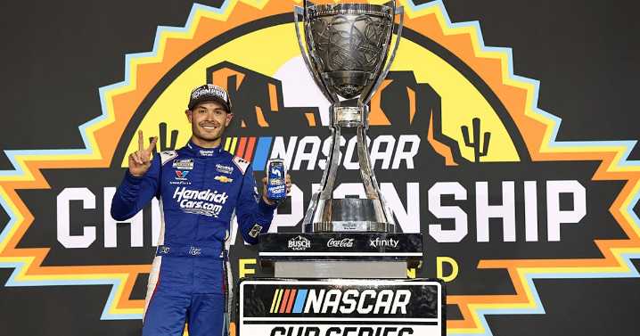Larson roars to Cup Series title as Blaney takes stunning Phoenix win