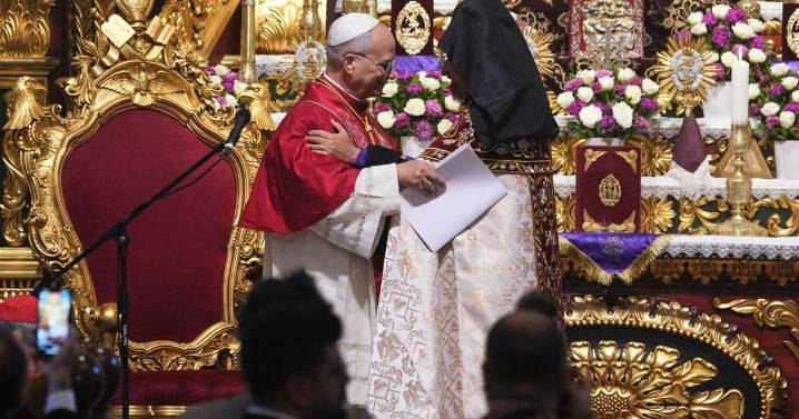 El papa cierra su visita a Turquía y viaja a Beirut para dar esperanza a Líbano tras años de crisis