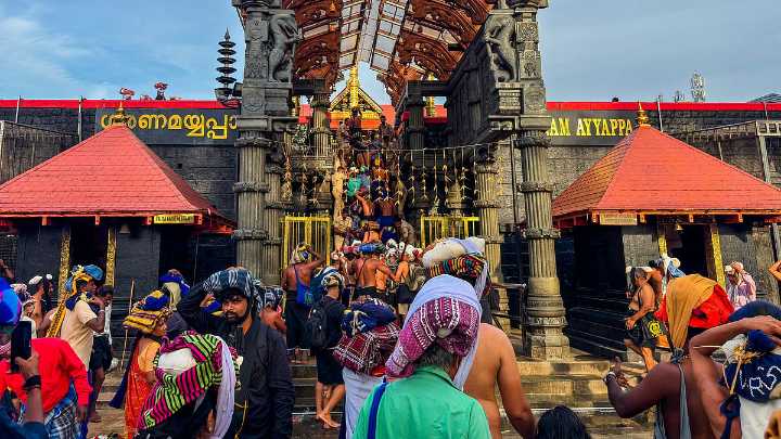 Congress Accuses Kerala LDF Government of Aiding Sabarimala Gold Theft