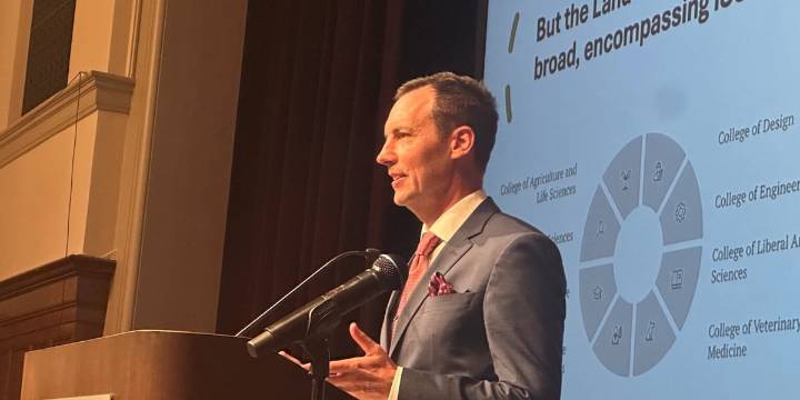 Finalist for ISU presidency speaks on campus about ‘speed it onward’ strategy