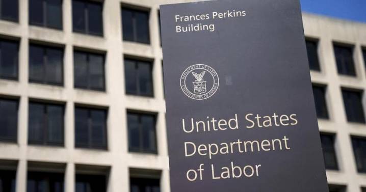 EU crea 119 mil empleos en septiembre, pero el desempleo sube a 4.4 %