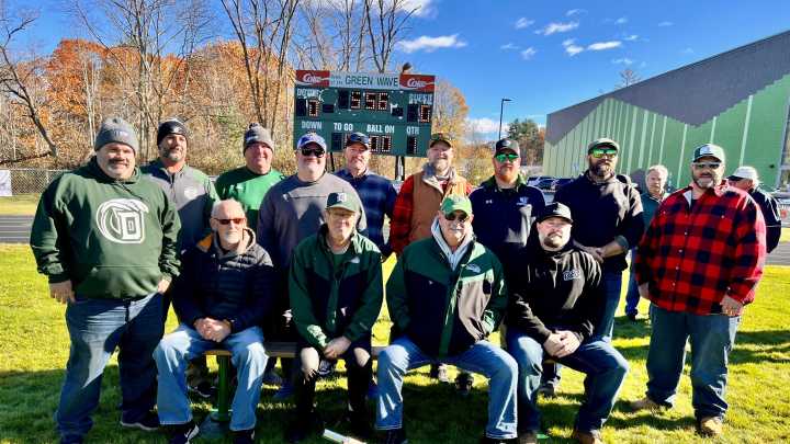 Dover football champs of 1968 and 1996 reunite at Dunaway Field