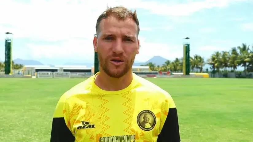 Todo queda en la cancha: Tizón aclaró la bronca con Acasiete en banco de suplentes