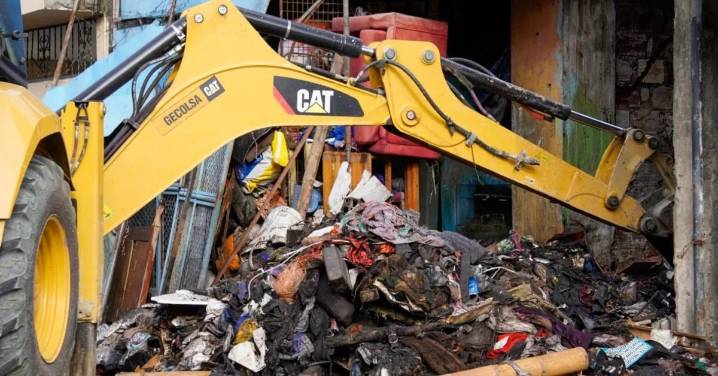 Grave foco de contaminación fue controlado en el barrio Guayaquil: 15 toneladas de desechos fueron removidas